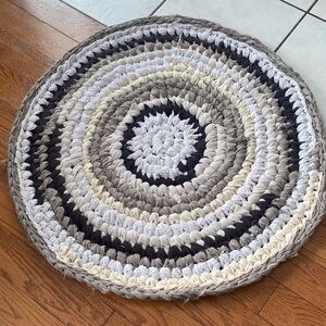 Round Braided Rug in Neutral Tones